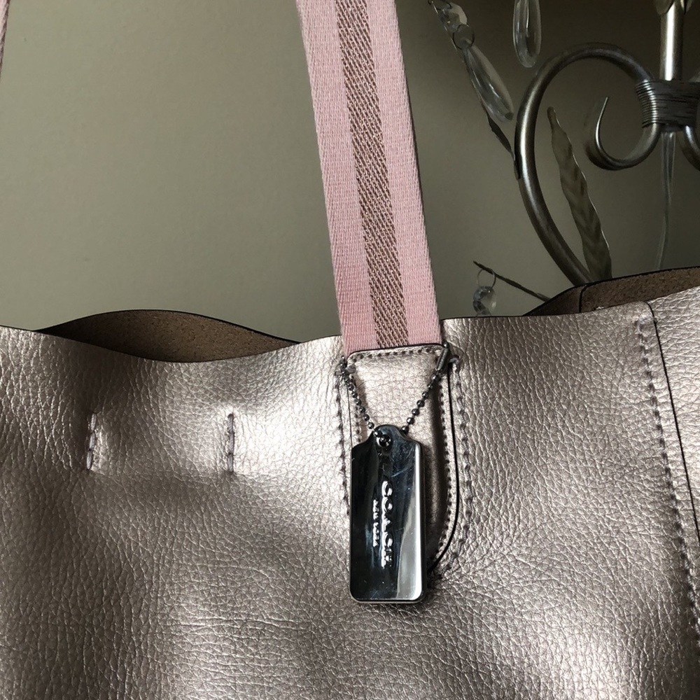 COACH Gold Saddle Large Derby Bag - Picture 4 of 13